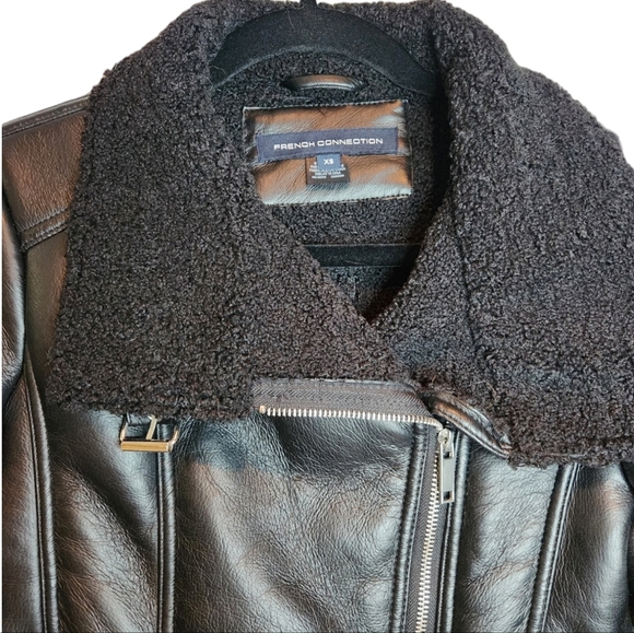FRENCH CONNECTION BLACK FAUX LEATHER JACKET EUC wide fuzzy collar - Picture 2 of 7